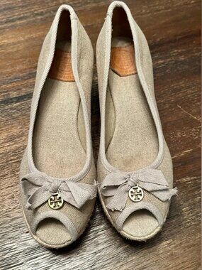 Tory Burch Jackie Wedge Espadrilles - tan canvas peep toe, size 9.5